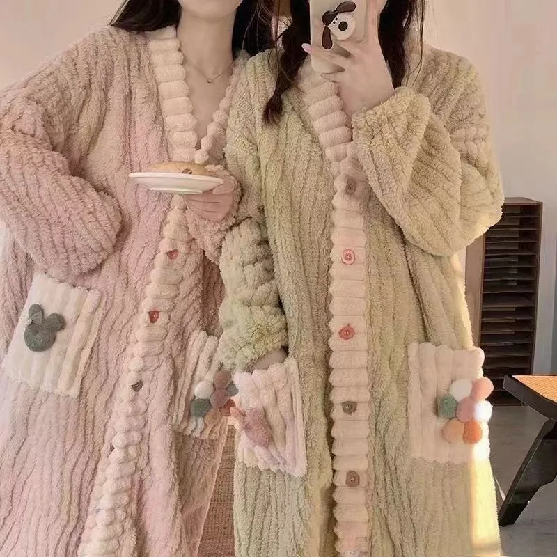 Bathrobe - ชุดคลุมอาบน้ำผู้หญิงแบบหนาบุใยอุ่น แขนยาว สำหรับฤดูหนาว ชุดนอนผ้าฟลานเนลแบบชิ้นเดียว ไซส์ใหญ่ ลายดอกไม้